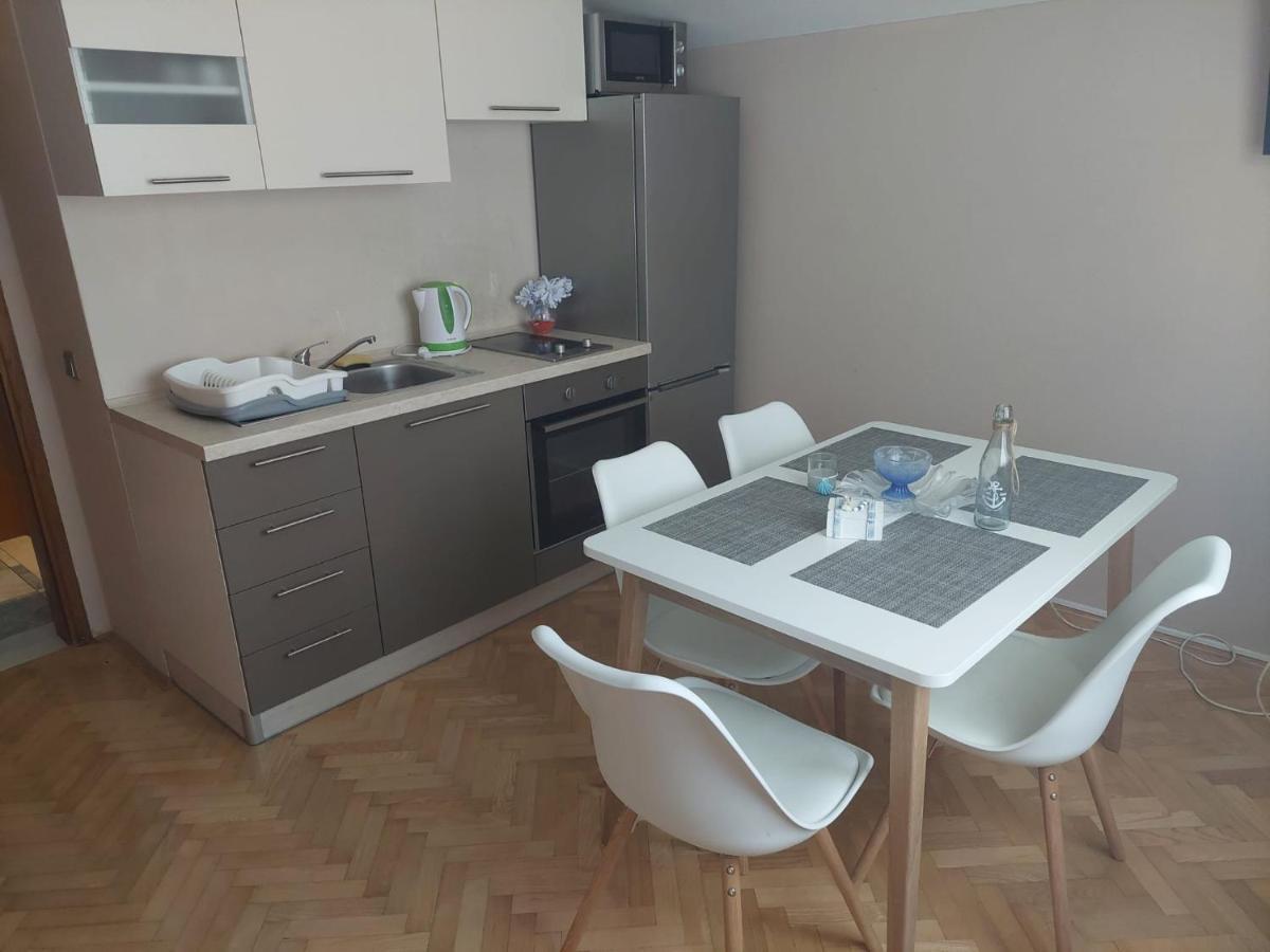 Apartments "Jope I Toni" ビオグラード・ナ・モル エクステリア 写真