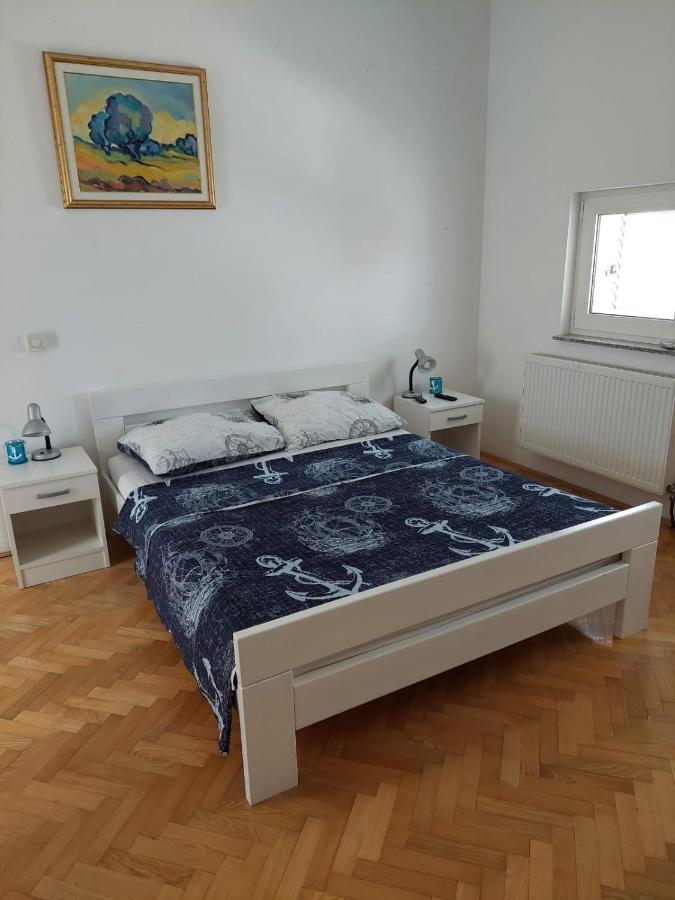 Apartments "Jope I Toni" ビオグラード・ナ・モル エクステリア 写真
